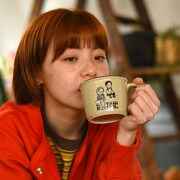 「ホーロー風マグカップ（灰谷兄弟）」