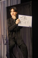 シロ役の武内駿輔。