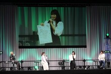 早見沙織による劇場版のビジュアル予想イラスト。