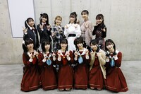 「ラブライブ！」シリーズ合同ステージイベントの登壇者たち。前列左から菅叶和、月音こな、楡井希実、花宮初奈、野中ここな、佐々木琴子。後列左から矢野妃菜喜、大西亜玖璃、斉藤朱夏、小林愛香、小宮有紗、逢田梨香子。