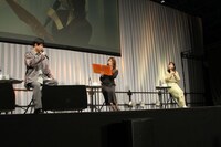 左から杉田智和、内山夕実、茅野愛衣。