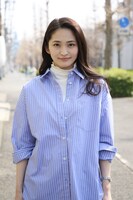 岡本玲扮する町田真樹。 (c)テレビ東京