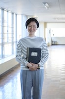 しゅはまはるみ扮する三角。 (c)テレビ東京