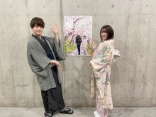 左から石川界人、上田麗奈。