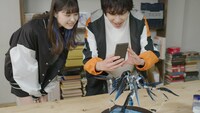 「ガンダムメタバース」スマートフォンを使ったスキャンのイメージ画像。(c)創通・サンライズ (c)創通・サンライズ・MBS