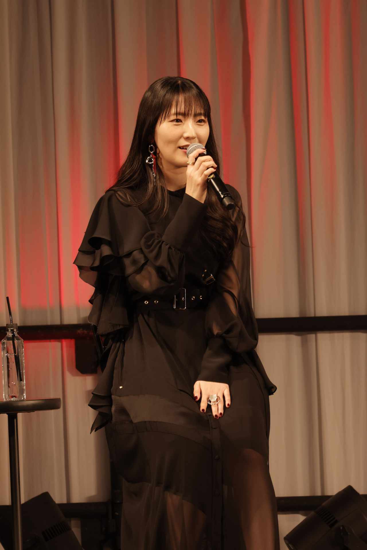 石川由依