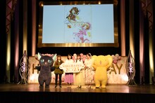 「さくらフェス2023」の様子。左からスッピー、くまいもとこ、丹下桜、岩男潤子、久川綾、ケロちゃん。