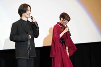 左から小野賢章、日笠陽子。