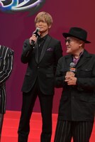 古谷徹（中央）