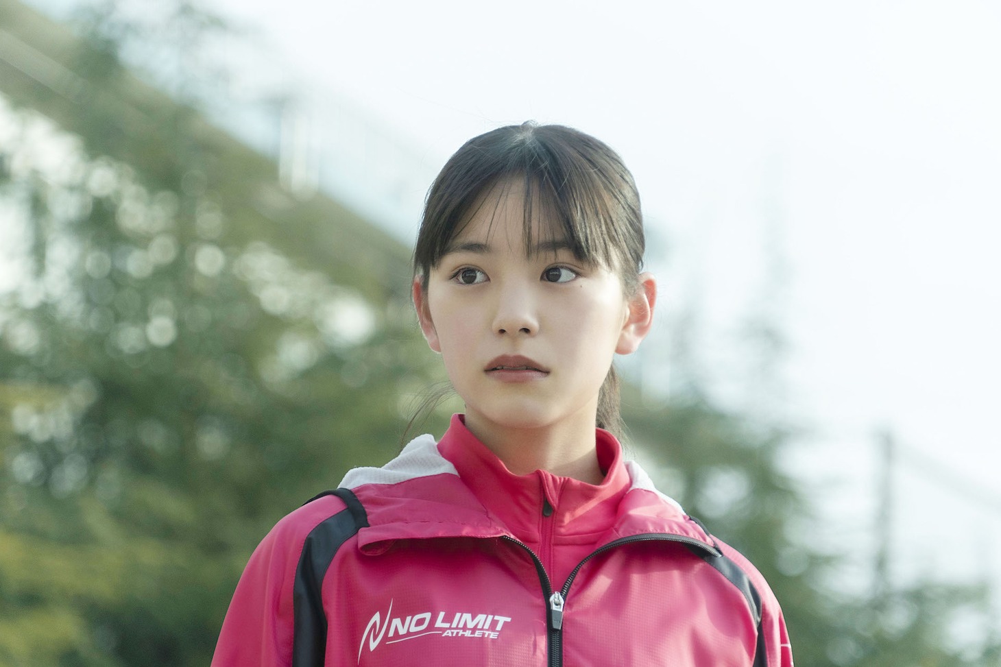 當真あみ演じる楓。
