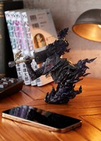 「ベルセルク」42巻特装版に同梱されるガッツ（狂戦士の甲冑）胸像フィギュア。