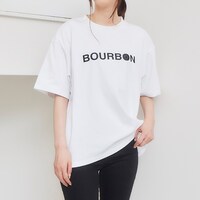 「Tシャツ（バーボン）」の着用画像。