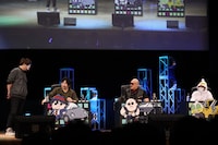 「マフィア梶田と中村悠一の『わしゃがなTV』3周年記念イベント【わしら vs きさまら】」の様子。