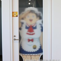 「等身大スタンディ ロボコ」の使用例。