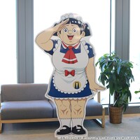 「等身大スタンディ ロボコ」の使用例。