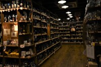 目白田中屋の店内。