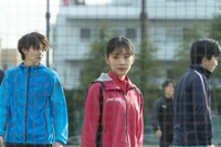 「水は海に向かって流れる」の場面写真。