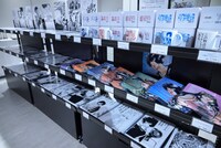 「炎の原画展」の物販コーナー。