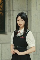 川床明日香扮する間宮夢子。