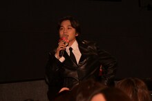 客席から現れた北村匠海。