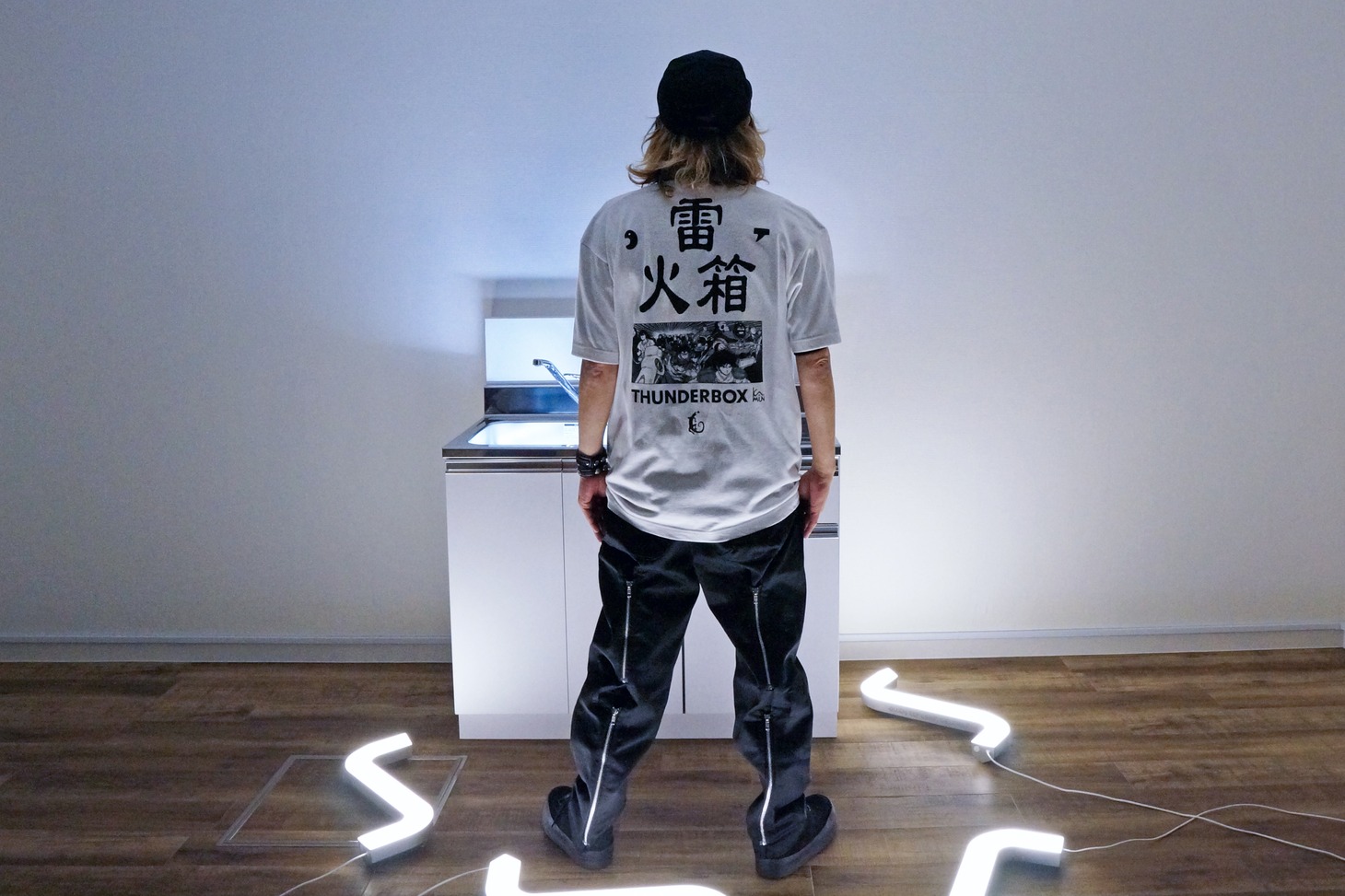 半袖Tシャツの着用イメージ。