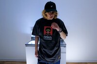半袖Tシャツの着用イメージ。