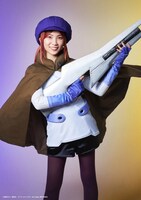 高橋果鈴扮する日浦茜。