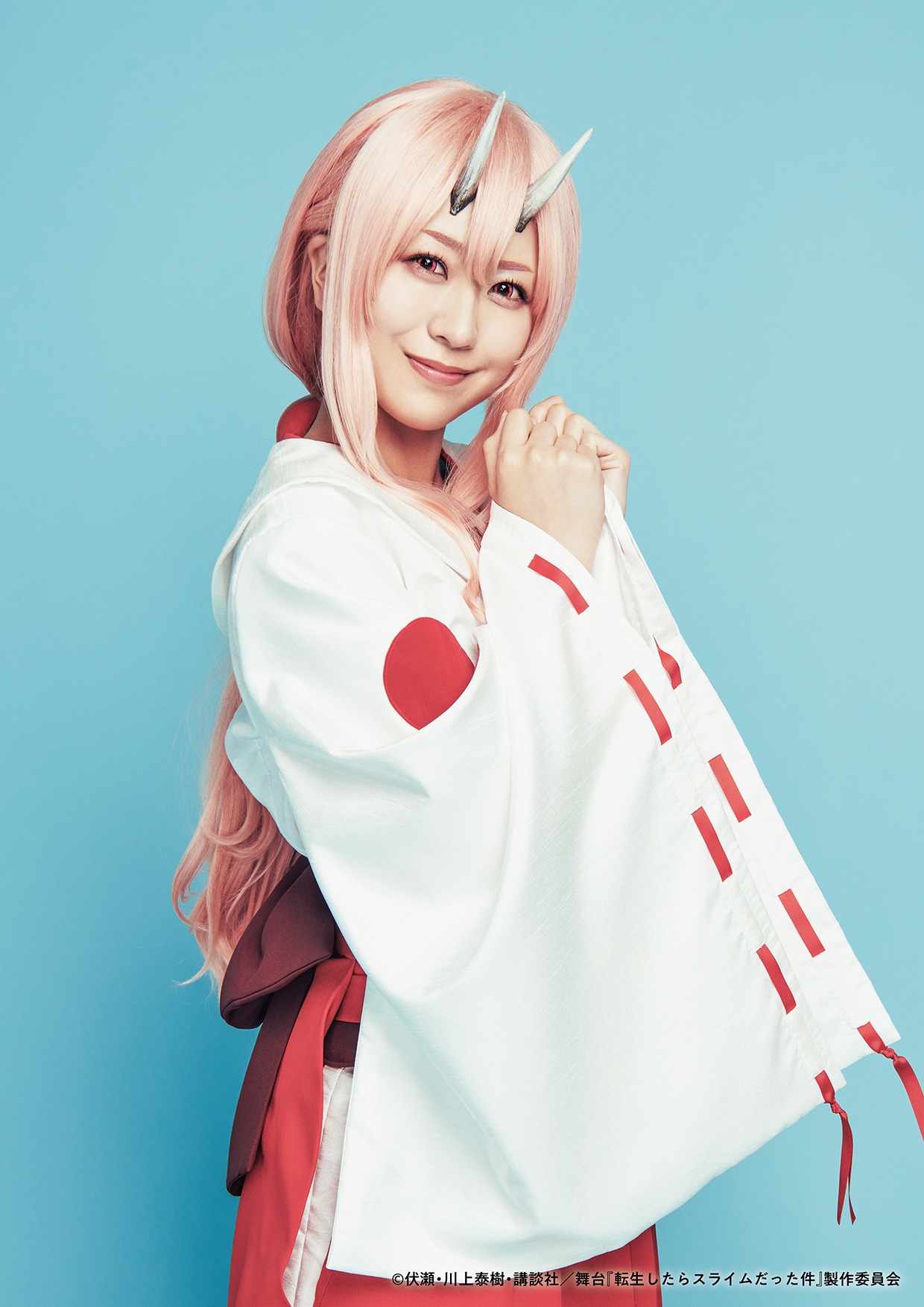 篠崎彩奈扮するシュナ。