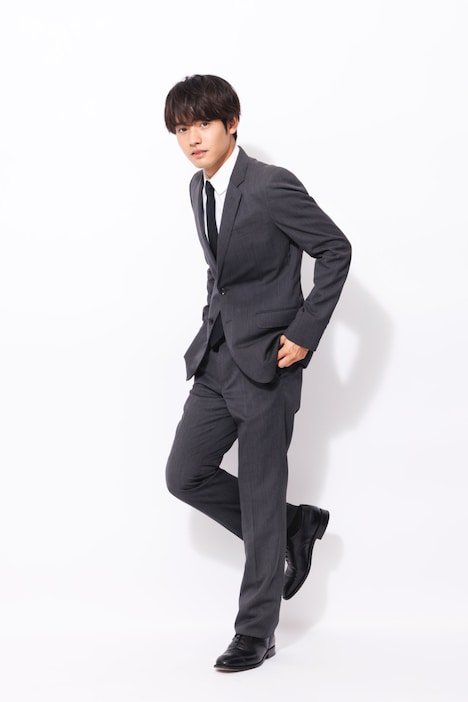 赤楚衛二扮する向井悟。