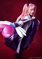 花奈澪扮するラブ・キュート。