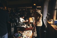 映画「岸辺露伴 ルーヴルへ行く」メイキングカット。