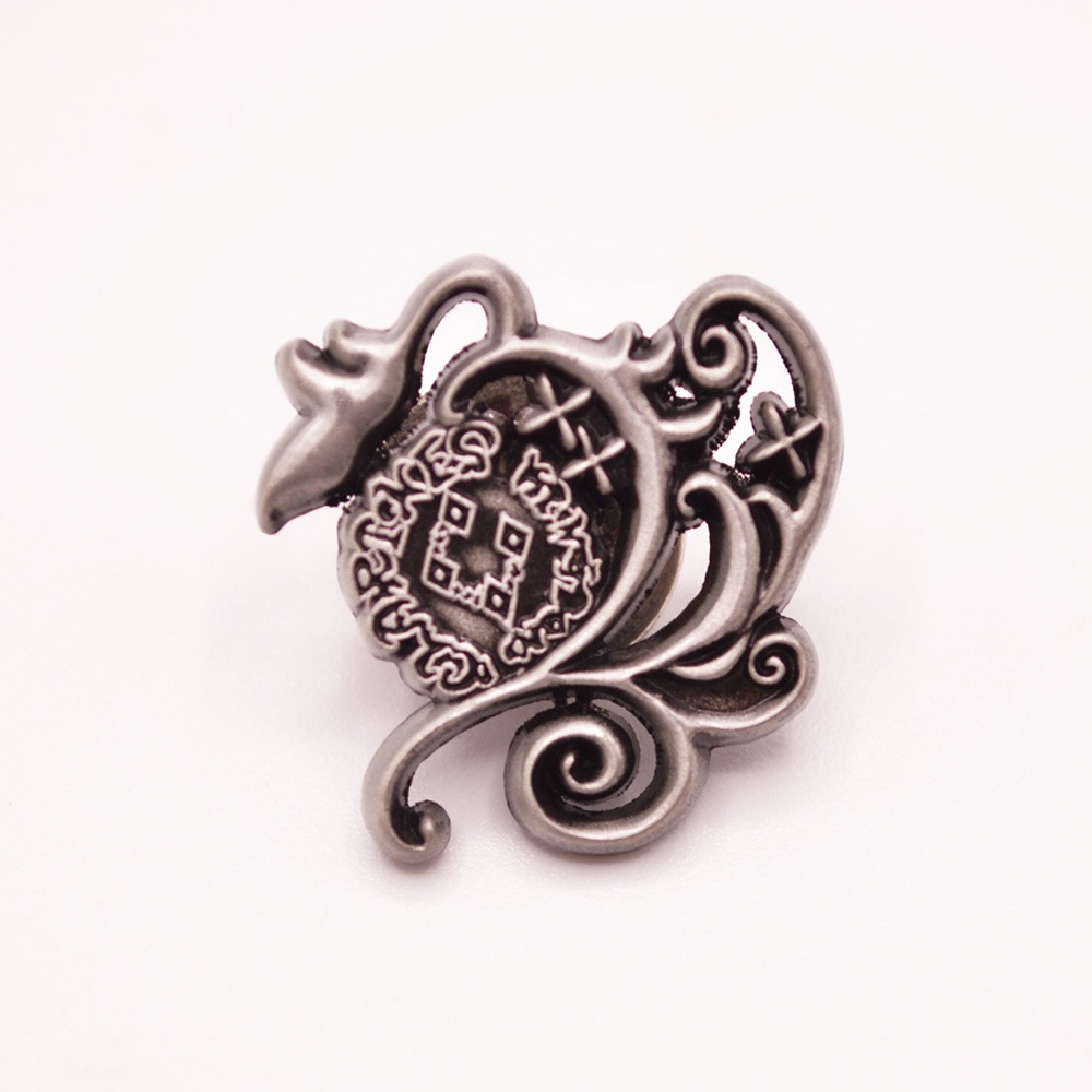 「ピンズ：CLARINES KINGDAM」