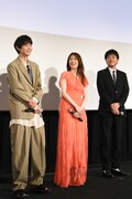 映画「劇場版 推しが武道館いってくれたら死ぬ」の初日舞台挨拶より。