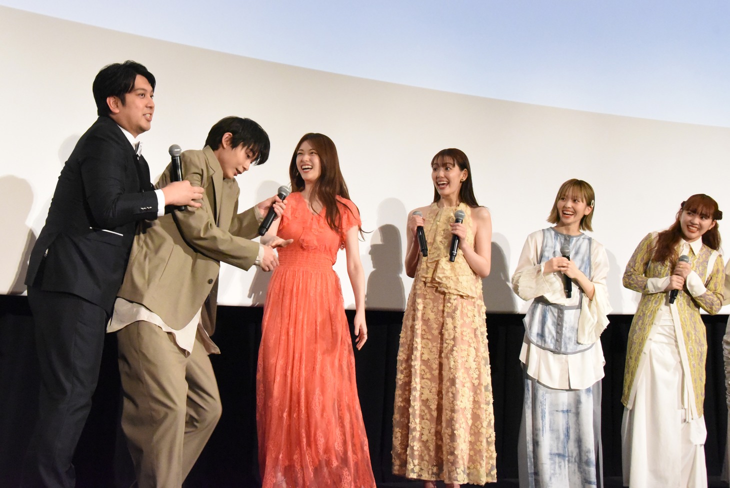 豊田裕大の剥がしに入るジャンボたかお。