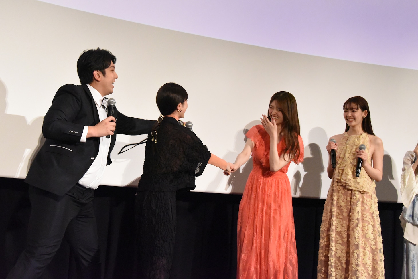 伊礼姫奈の剥がしに入るジャンボたかお。