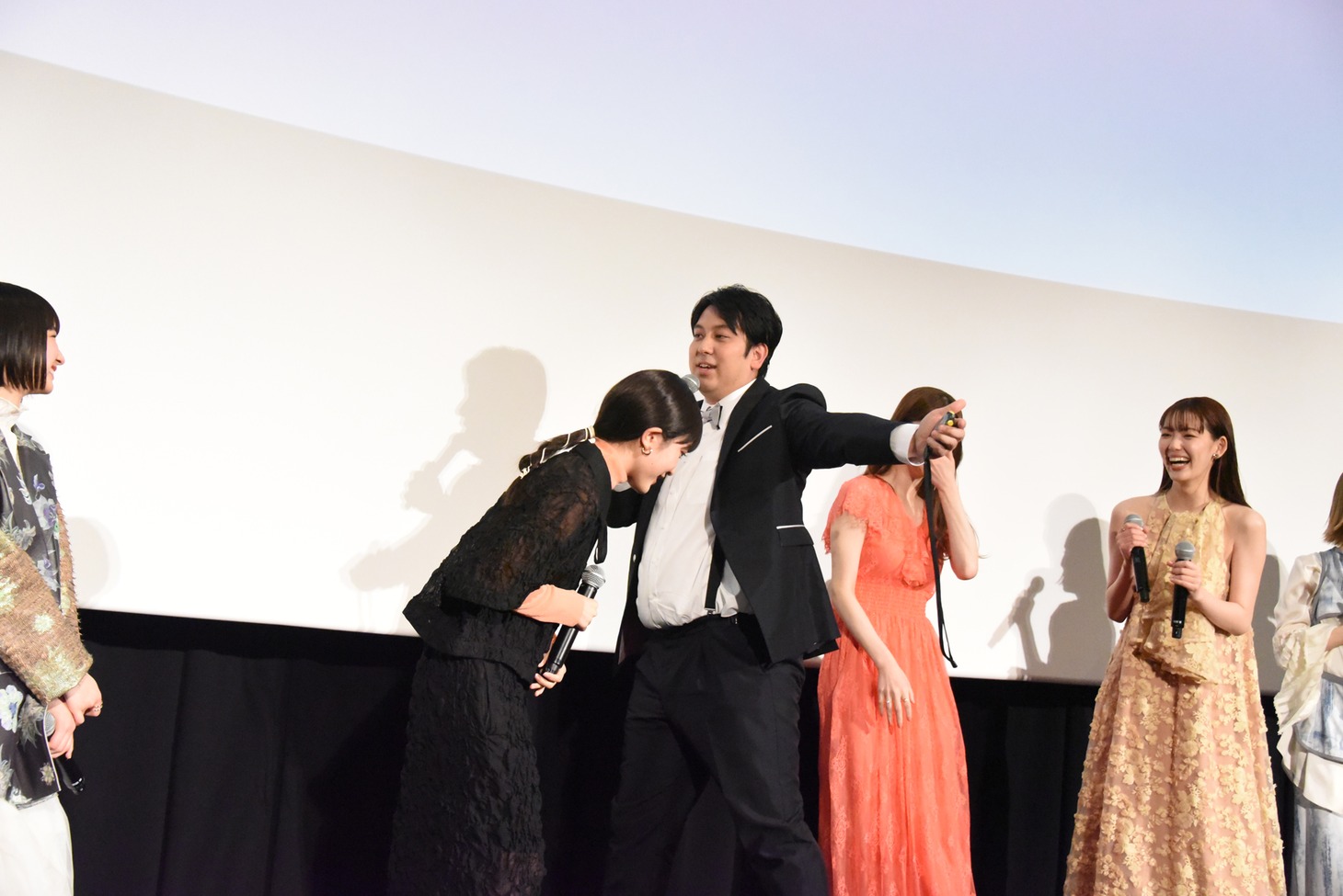 伊礼姫奈の剥がしに入るジャンボたかお。