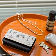 TVアニメ「チェンソーマン」と、イラストレーター・鬼頭祈がコラボしたミニウォレット。