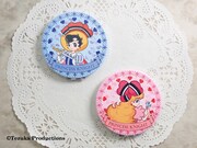 ポップアップストアで販売されるアクリルキーホルダー。