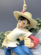 「釣りキチ三平」50周年記念フィギュア発売、躍動感あふれる三平が岩魚を釣り上げる