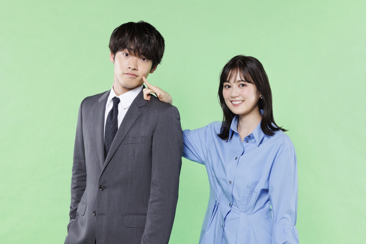 赤楚衛二扮する向井悟と、生田絵梨花扮する藤堂美和子。