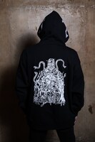 パーカーの着用イメージ。