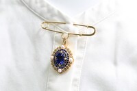 ブローチとしての使用イメージ。