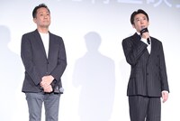 左から渡辺一貴監督、高橋一生。