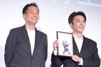 左から渡辺一貴監督、高橋一生。