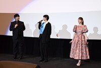 「劇場版 推しが武道館いってくれたら死ぬ」の舞台挨拶の様子。