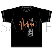 「生成 缶バッジ付きTシャツ」 (c)SEISEI