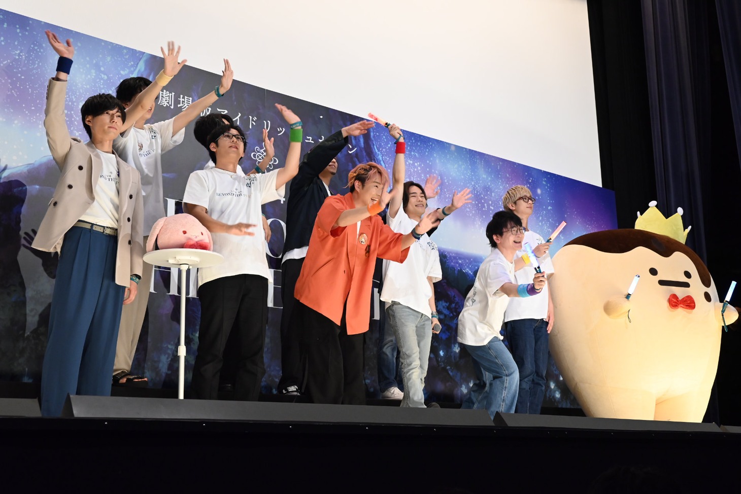 「劇場版アイドリッシュセブン LIVE 4bit BEYOND THE PERiOD」舞台挨拶の様子。
