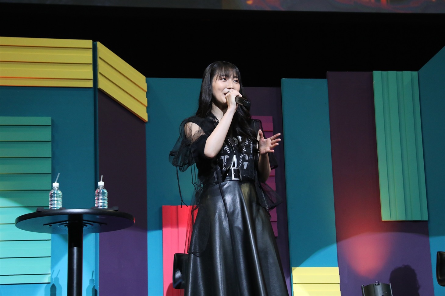 石川由依