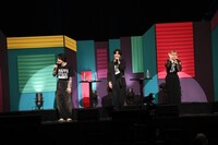 左から戸谷菊之介、坂田将吾、ファイルーズあい。