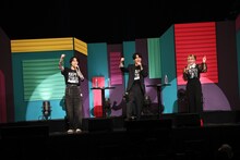 左から戸谷菊之介、坂田将吾、ファイルーズあい。